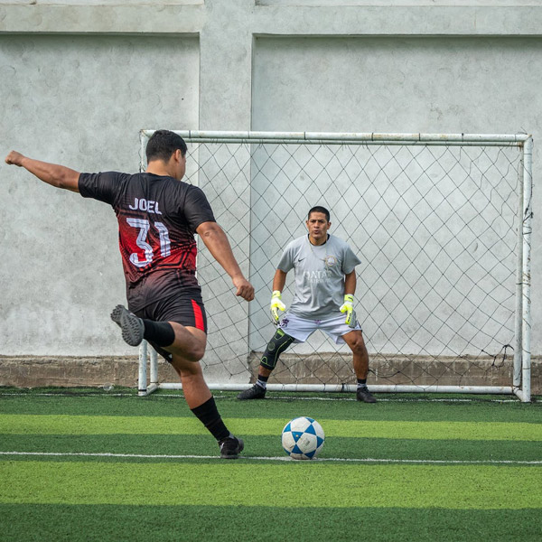 Who Are the Most Prolific Goal Scorers in Soccer History? iFave Blog